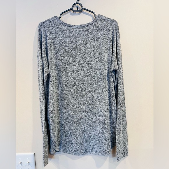 🔥ATHLETA Soft Top🔥 - Picture 2 of 6